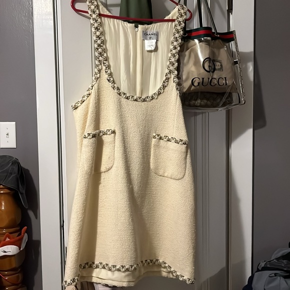 VINTAGE CHANEL Cream Tweed dress - Picture 6 of 7